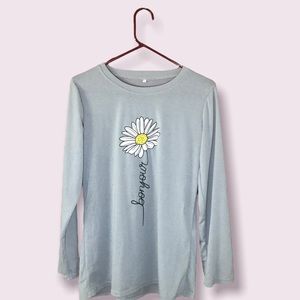 Lily Coco Daisy design long sleeved shirt Womens size large